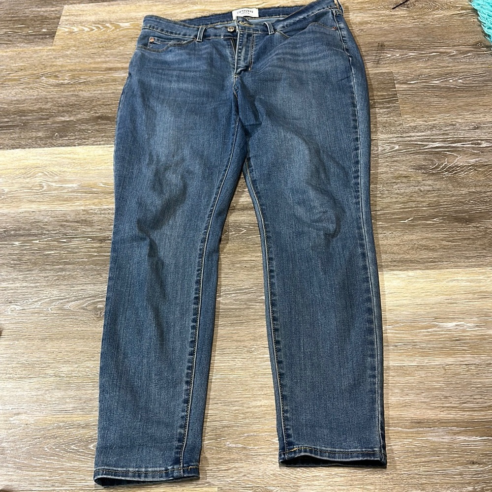 Denizen Levi’s high rise skinny jeans (size 12 short)